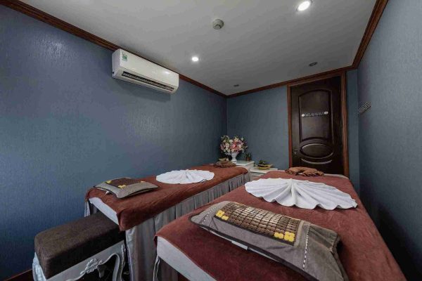 2 Days 1 Night Halong Bay Cruise: Verdure Lotus Grandeur Itinerary